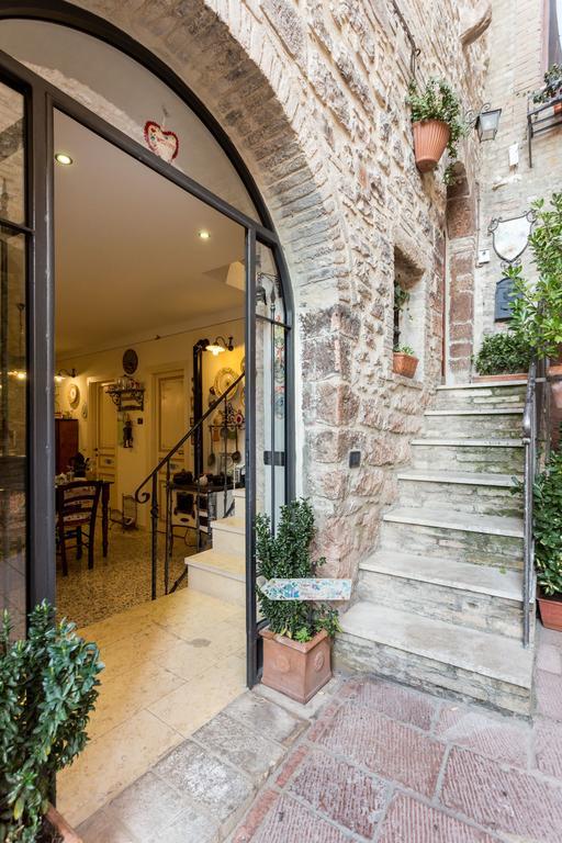 Bed And Breakfast A Casa Delle Fate Assisi Eksteriør bilde