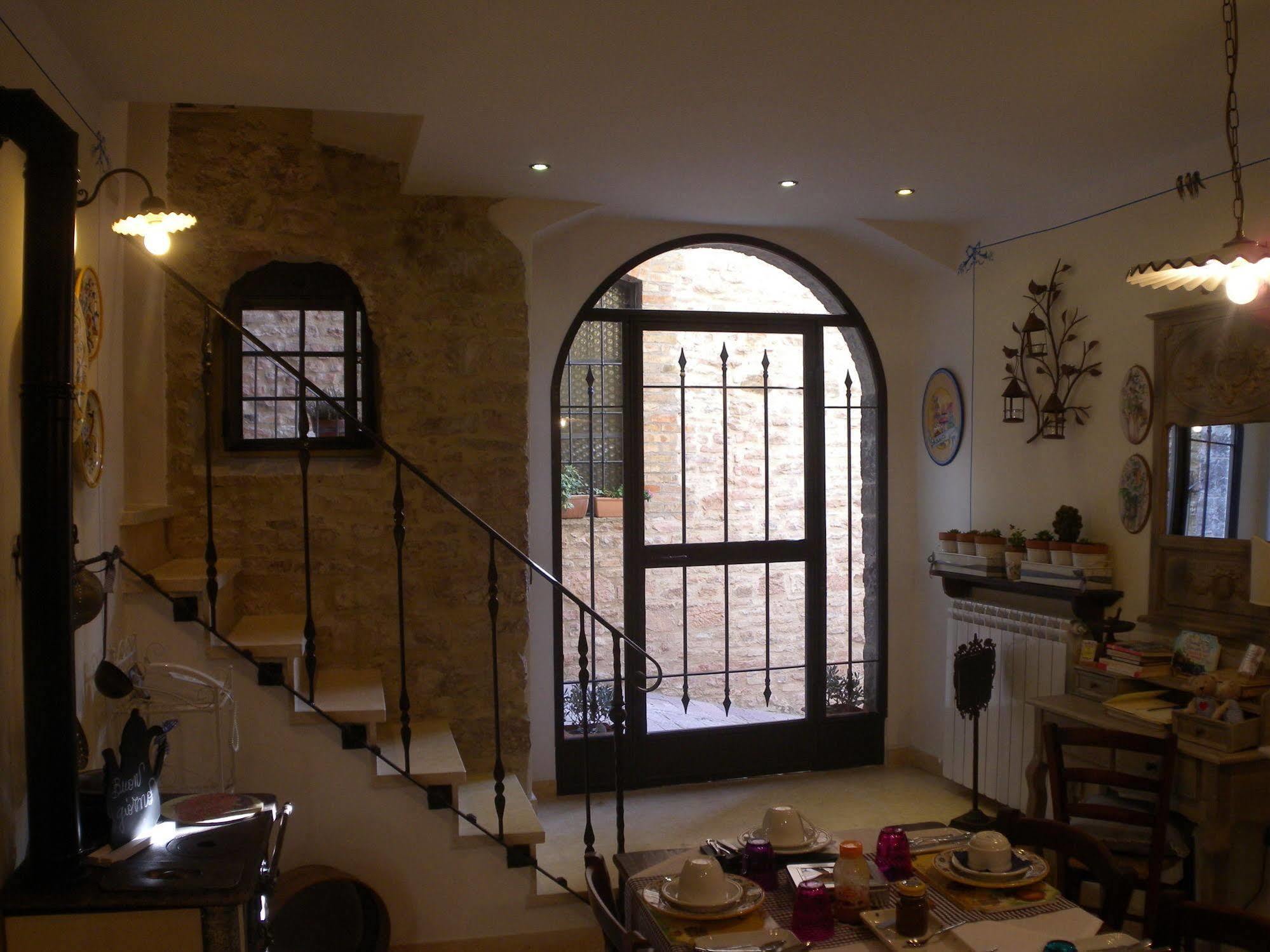 Bed And Breakfast A Casa Delle Fate Assisi Eksteriør bilde